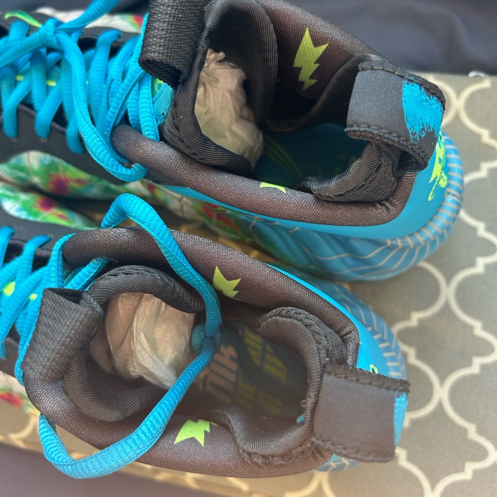 Nike Air Foamposite One
“Weatherman” (LIKE NEW) - Picture 11 of 15